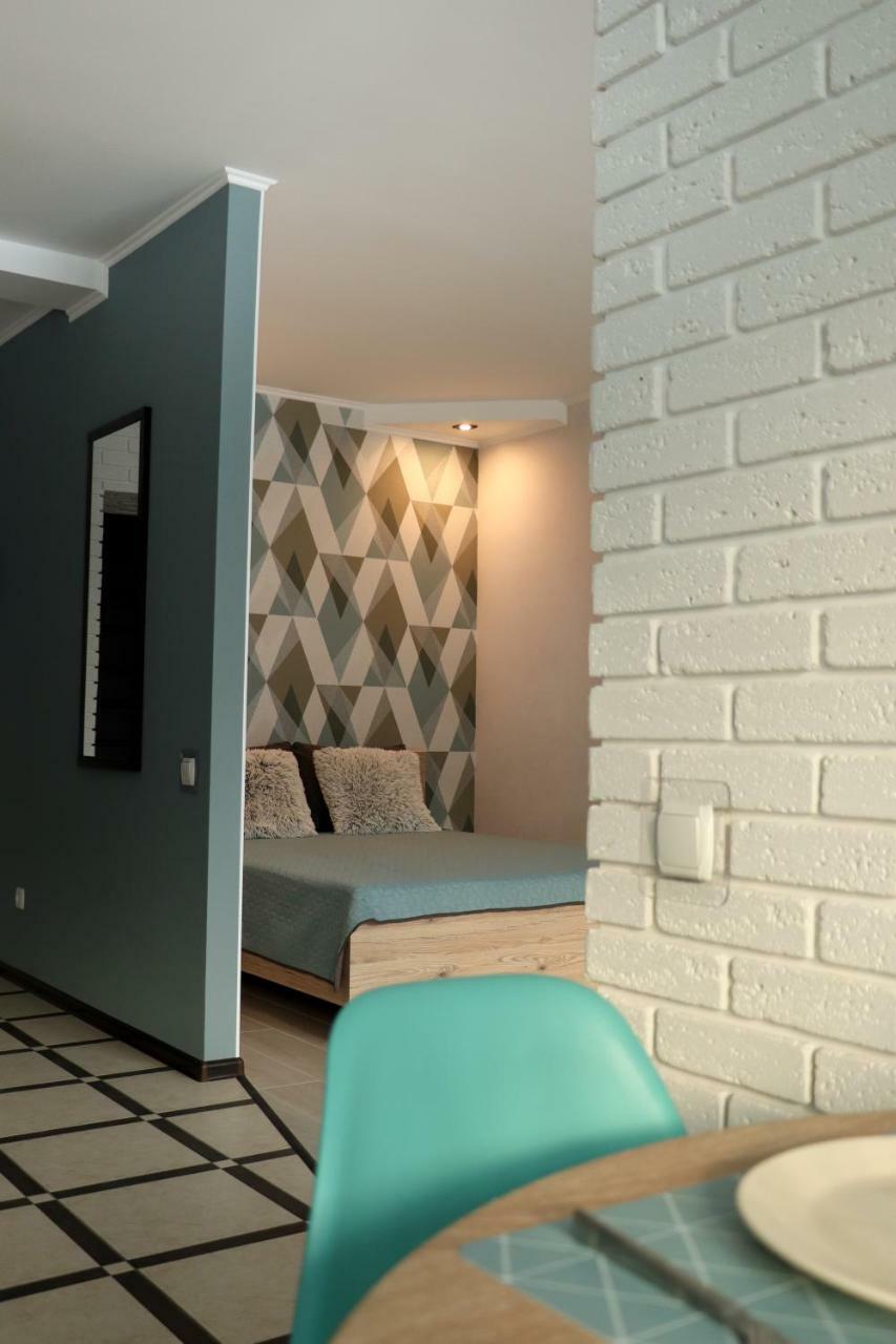 Apartment Blue On Kotsyubinsky Avenue *